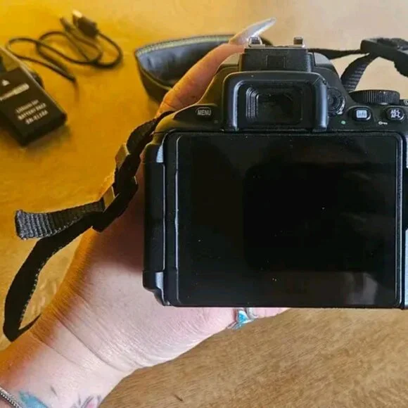 I'm selling my camera to fund a new project or business ventureom Digital Camera